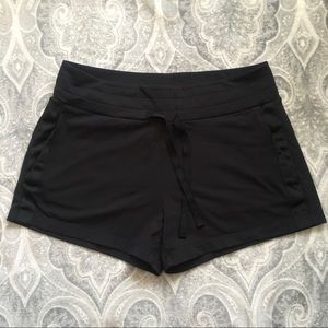 Women’s Athleta Short